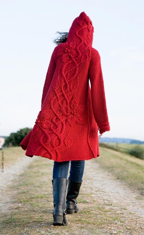 Красное пальто с цветами